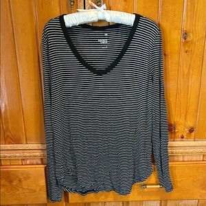 So Favorite Striped V-Neck Long Sleeve Top - Black & White